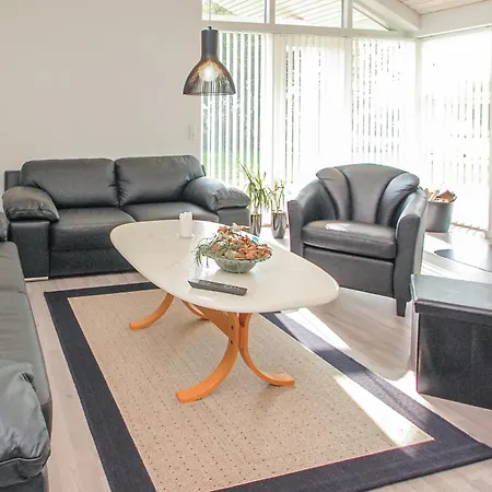 Beautiful In Haderslev With Kitchen Semesterbostad