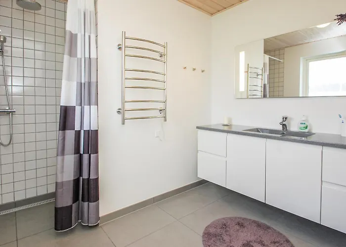 Prázdninový dům Three-bedroom With A Fireplace 01